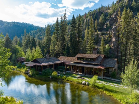 Day 1: Arrival & Warm-Up on the Water